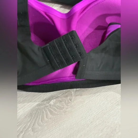 Victoria's Secret Purple and Green Sports Bra for Active Comfort Size 34D NWT - Picture 7 of 8